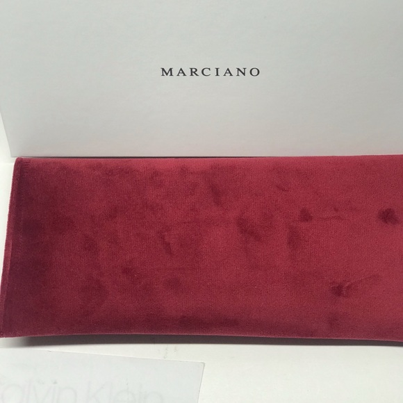 New Marciano by Guess Eyeglass case burgundy - Picture 3 of 4